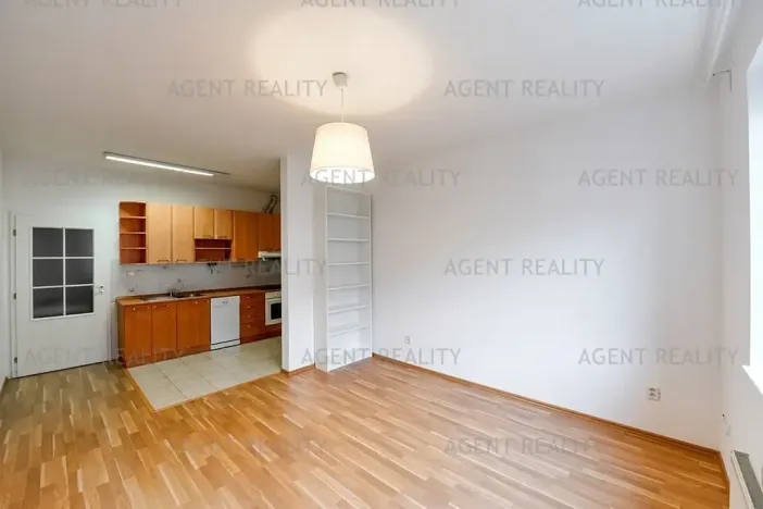 Pronájem bytu 2+kk, Praha - Břevnov, Slavníkova, 57 m2