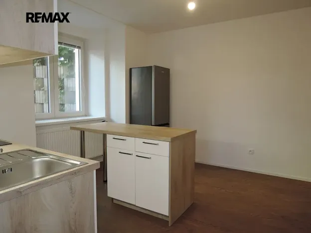 Pronájem bytu 2+kk, Praha - Smíchov, U Malvazinky, 38 m2