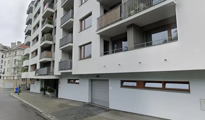 Pronájem garáže, Praha - Žižkov, Kališnická, 15 m2