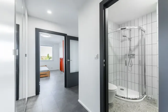Pronájem bytu 2+kk, Praha - Prosek, Vysočanská, 45 m2