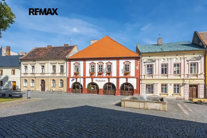Pronájem restaurace, Opočno, Trčkovo nám., 500 m2