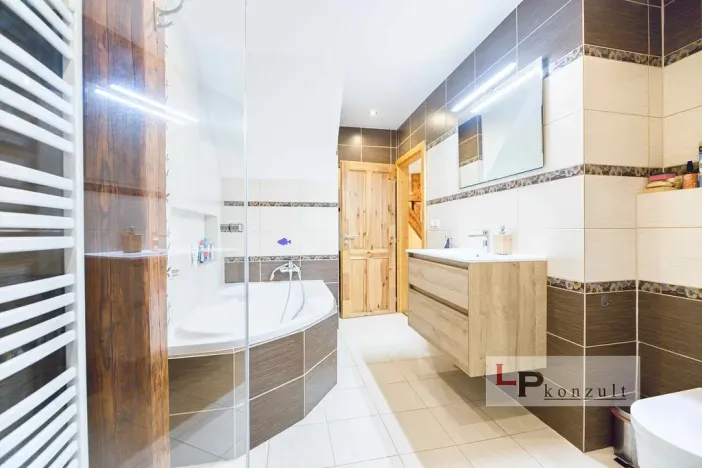 Prodej bytu 4+kk, Pardubice - Bílé Předměstí, Čechovo nábřeží, 145 m2