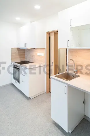 Pronájem bytu 2+1, Pardubice, Železničního pluku, 69 m2