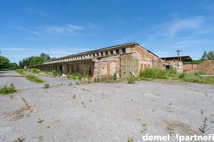Pronájem zemědělského objektu, Korouhev, 1400 m2