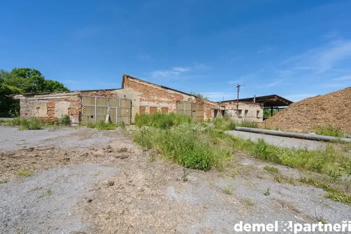 Pronájem zemědělského objektu, Korouhev, 1400 m2