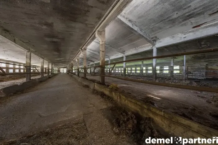 Pronájem zemědělského objektu, Korouhev, 1400 m2