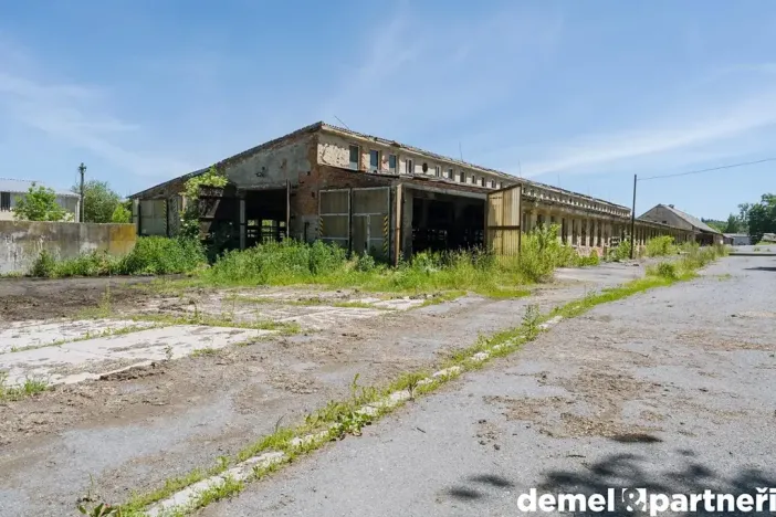 Pronájem zemědělského objektu, Korouhev, 1400 m2