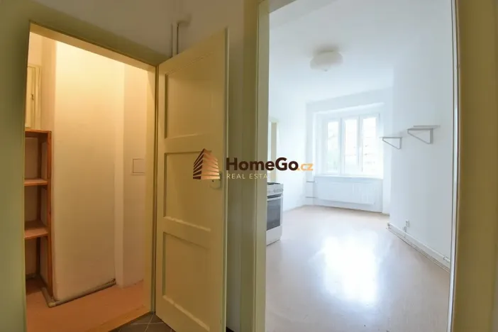 Pronájem bytu 2+kk, Praha - Nusle, Žateckých, 45 m2