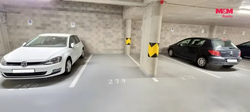 Pronájem garážového stání, Praha - Modřany, Mezi vodami, 12 m2
