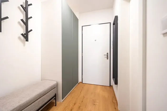 Pronájem bytu 1+kk, Praha, Milánská, 35 m2