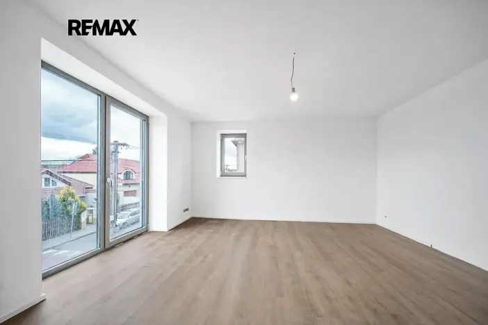 Prodej bytu 3+kk, Moravany, Květná, 103 m2