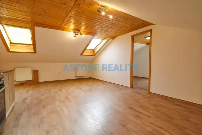 Pronájem bytu 2+kk, Praha - Satalice, Bošínská, 65 m2