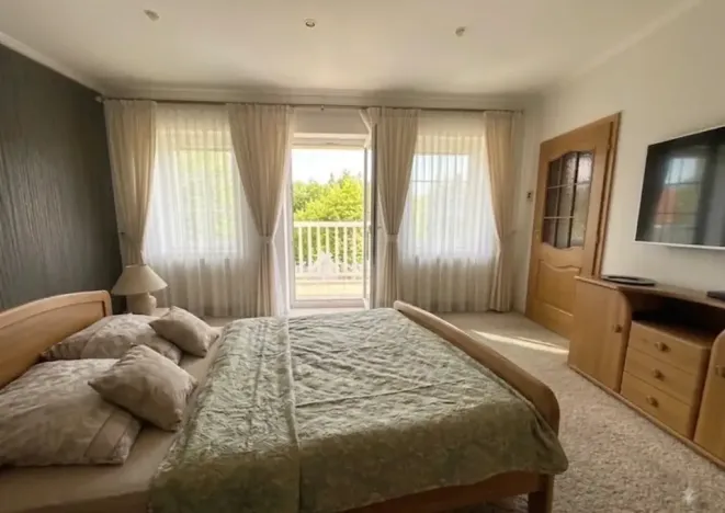 Pronájem rodinného domu, Bašť, Za Vilou, 300 m2