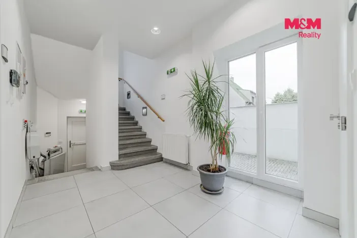 Prodej obchodního prostoru, Ostrava - Vítkovice, Kořenského, 374 m2