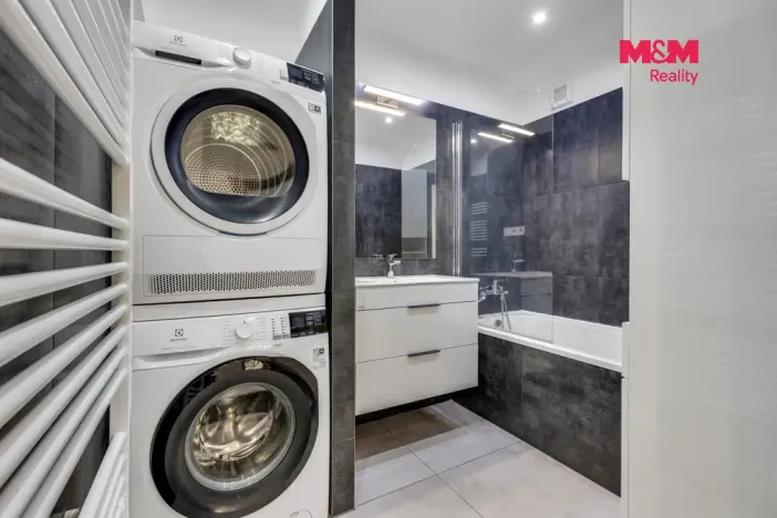 Prodej bytu 3+kk, Králův Dvůr, Pod Hájem, 76 m2
