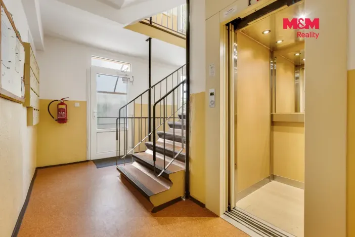 Prodej bytu 3+kk, Králův Dvůr, Pod Hájem, 76 m2