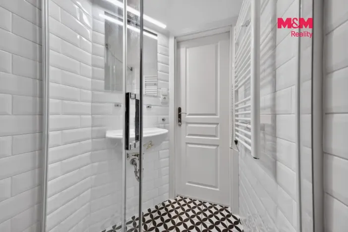 Prodej bytu 1+kk, Praha - Holešovice, U parního mlýna, 30 m2