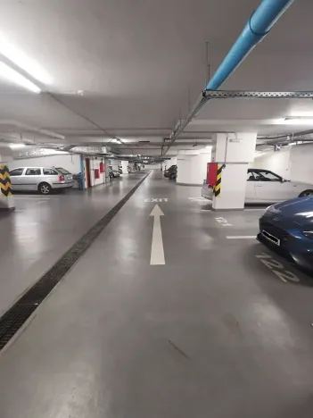 Pronájem garážového stání, Praha - Libeň, Kurta Konráda, 20 m2