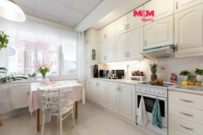 Prodej rodinného domu, Kravaře, Náměstí, 180 m2
