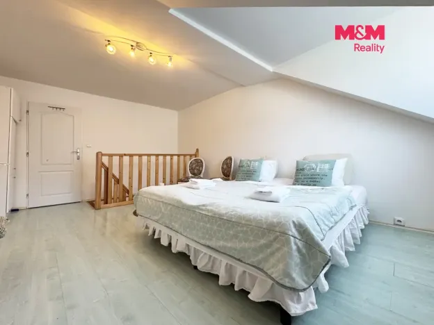 Pronájem bytu 3+1, Karlovy Vary, Škroupova, 96 m2