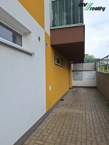 Pronájem bytu 2+kk, Milovice, Armádní, 52 m2