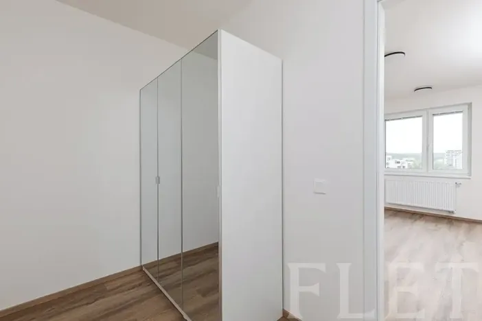 Pronájem bytu 1+kk, Praha - Hloubětín, Waltariho, 35 m2