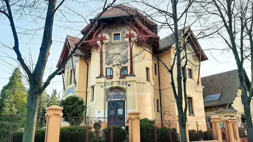 Pronájem bytu 3+1, Praha - Bubeneč, Charlese de Gaulla, 95 m2