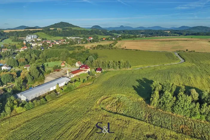 Prodej komerčního pozemku, Brniště, 13896 m2