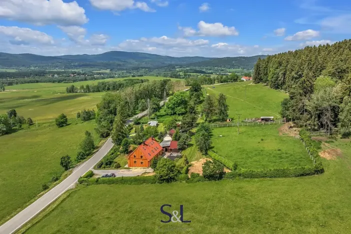 Prodej zemědělské usedlosti, Horní Planá, 200 m2