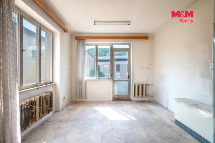 Prodej výrobních prostor, Kolinec, 2640 m2