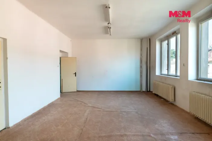 Prodej výrobních prostor, Kolinec, 2640 m2