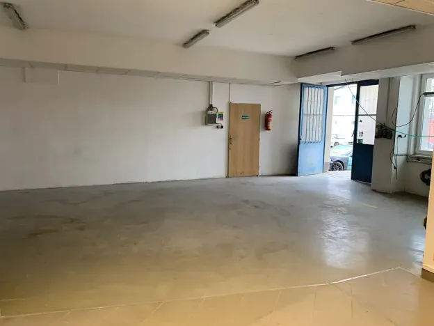 Pronájem výrobních prostor, Praha - Uhříněves, Přátelství, 197 m2