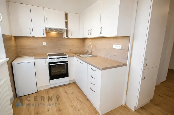 Pronájem bytu 1+1, Liberec, Bezová, 42 m2