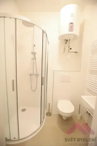 Pronájem bytu 1+kk, Praha - Vršovice, Slovinská, 28 m2