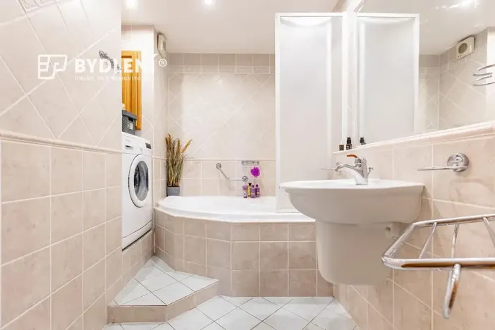 Prodej bytu 3+kk, Teplice, V závětří, 73 m2