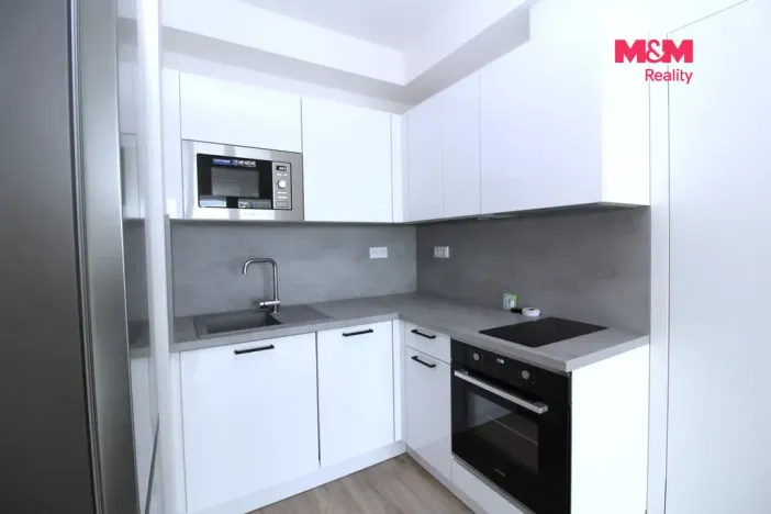 Pronájem bytu 2+kk, Praha - Vysočany, Pod Harfou, 42 m2