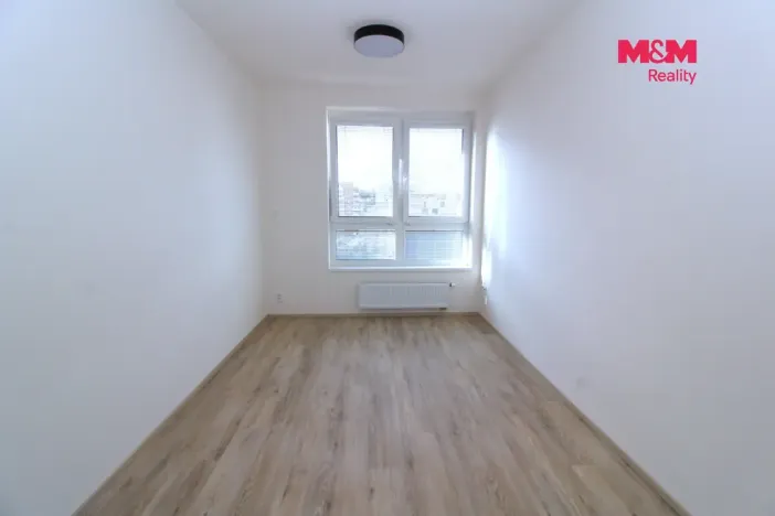 Pronájem bytu 2+kk, Praha - Vysočany, Pod Harfou, 42 m2
