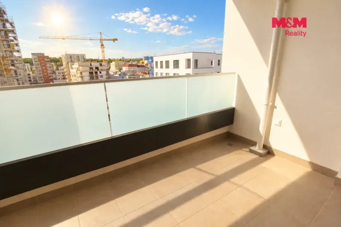 Pronájem bytu 2+kk, Praha - Vysočany, Pod Harfou, 42 m2