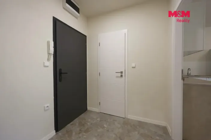 Pronájem bytu 2+kk, Ústí nad Labem, Šrámkova, 40 m2