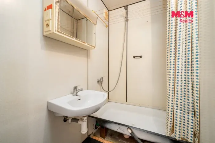 Prodej bytu 1+kk, Chlumec, Zalužanská, 34 m2