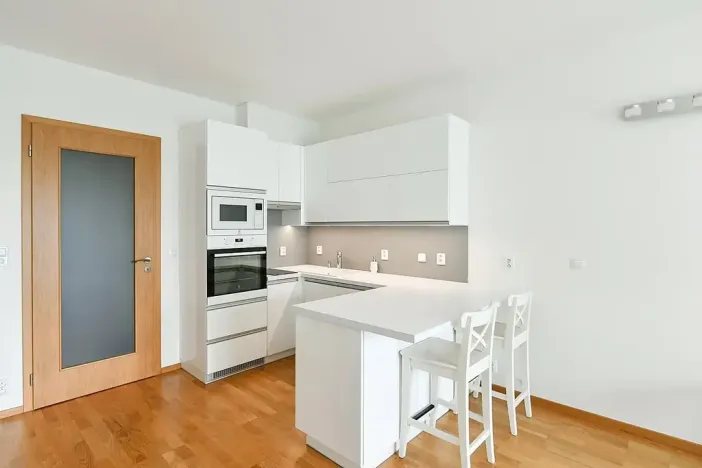 Pronájem bytu 1+kk, Praha - Řeporyje, Kakosova, 42 m2
