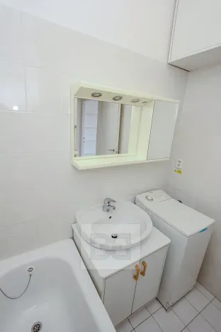 Pronájem bytu 1+kk, Praha - Holešovice, Vinařská, 34 m2