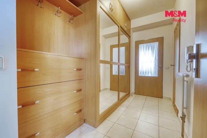Pronájem bytu 1+kk, Plzeň - Severní Předměstí, Vrbovecká, 44 m2