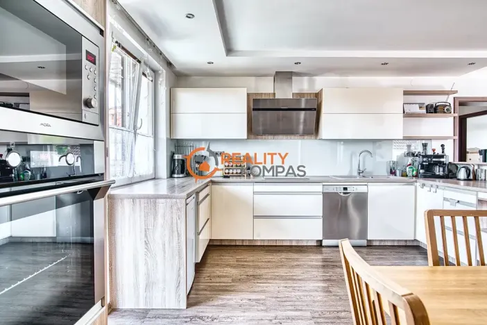 Prodej rodinného domu, Hovorany, 220 m2