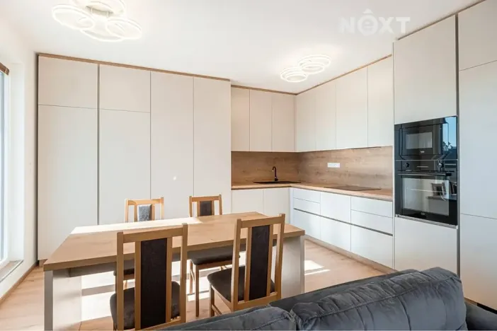 Pronájem bytu 2+kk, Pardubice, U Sportovní školy, 97 m2