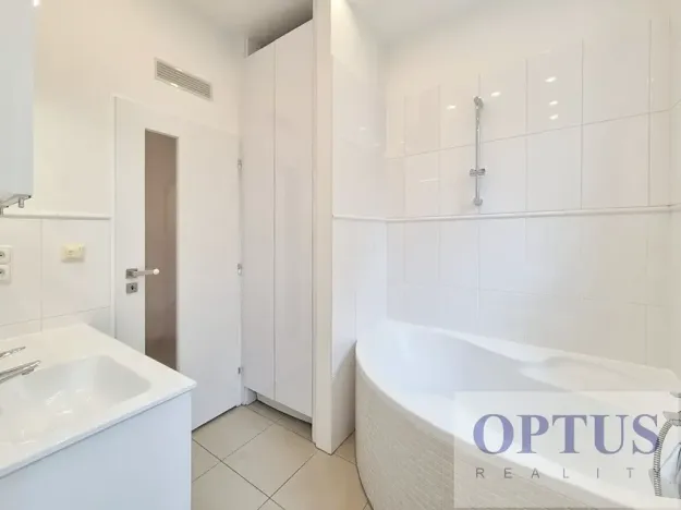 Pronájem bytu 2+kk, Praha - Podolí, Levá, 46 m2