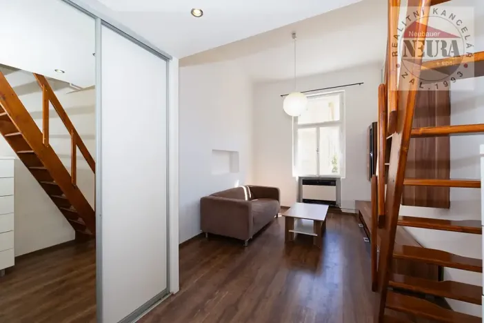 Prodej bytu 1+1, Praha - Smíchov, U Paliárky, 43 m2