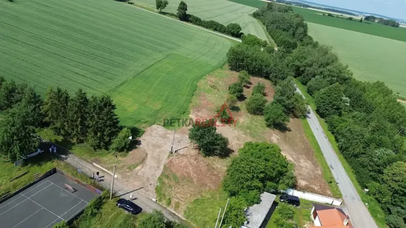 Prodej pozemku pro bydlení, Černíkovice, 2335 m2