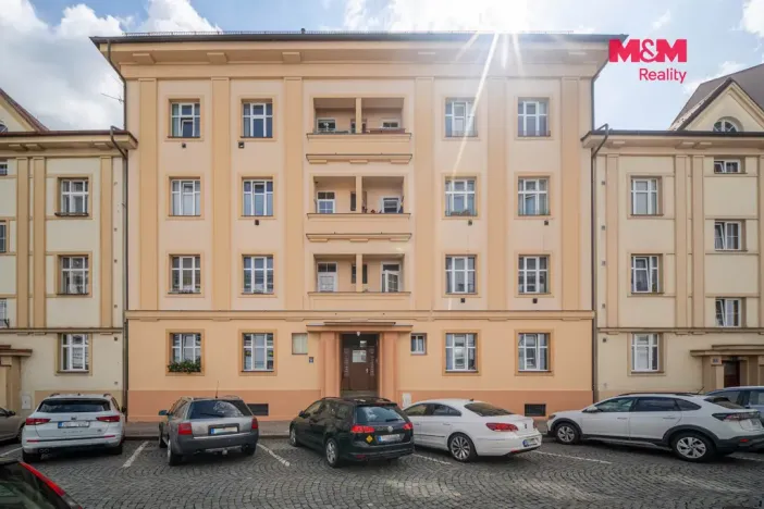 Prodej bytu 1+kk, Hradec Králové, Škroupova, 34 m2