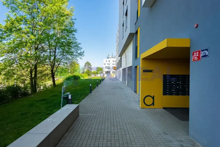 Pronájem bytu 1+kk, Praha - Motol, Plzeňská, 28 m2